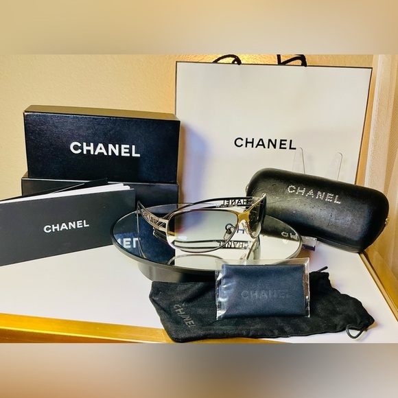Chanel Vintage Sunglasses – Silver Frame, Gradient Lens, Unisex, Authentic main image 10